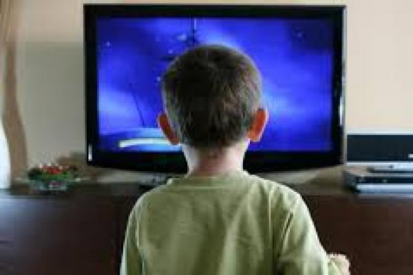 Beberapa perubahan sikap pada anak seringkali disebabkan oleh tontonan televisi yang menjadi konsumsinya sehari-hari.