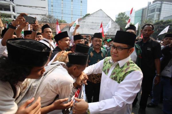 Jokowi kemungkinan akan kewalahan, jika pihak oposisi mendorong Raja Dangdut, Rhoma Irama, sebagai calon presiden.