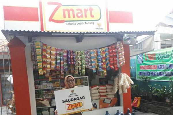 Z-Mart adalah program pemberdayaan ekonomi mustahik yang dibiayai menggunakan dana zakat untuk meningkatkan eksitensi dan kapasitas usaha retail mikro. 