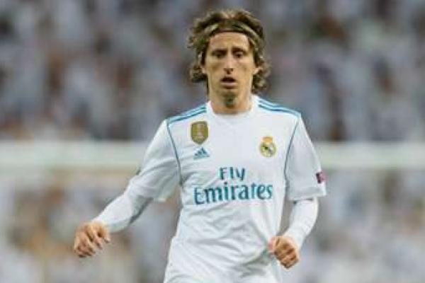 Presiden Madrid Florentino Perez mengatakan Modric tidak akan diizinkan meninggalkan Santiago Bernabeu kecuali klausul pembebasan 750 jutanya dipenuhi.