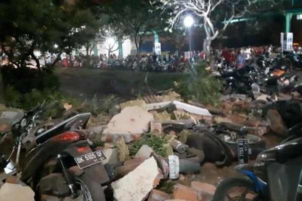Setelah tragedi itu, Presiden Tsai Ing-wen lewat akun twitter pada Senin tentang kesedihannya menyaksikan bencana yang melanda masyarakat Lombok.