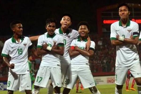 Raihan itu diperoleh usai Bagus dkk menang lewat drama adu penalti 4-3 atas Thailand pada laga final Piala AFF U-16 2018 di Stadion Gelora Delta, Sabtu (11/8/2018).