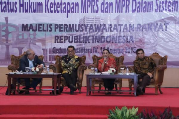 Untuk kepentingan teknis ke depan, menurut Refly, perlu ada perubahan UUD cukup mengatakan bahwa UUD Indonesia itu adalah UUD yang ada sudah berubah.