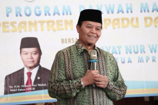 Perlunya keterlibatan pemerintah dalam mensosialisasikan Pancasila, keinginan itu telah disampaikan MPR kepada Presiden SBY dan Presiden Jokowi.