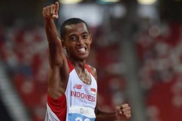 Atlet lari, Agus Prayogo kembali menyumbang satu emas untuk Indonesia di cabang maraton 10 KM, setelah memenangi balapan pada Selasa (21/08).