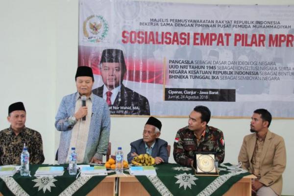 Dalam tahun politik ini Wakil Ketua MPR Hidayat Nur Wahid mengharapkan warga bangsa memahami bahwa kedaulatan sekarang ini ada di tangan rakyat. Karena itu rakyat jangan golput