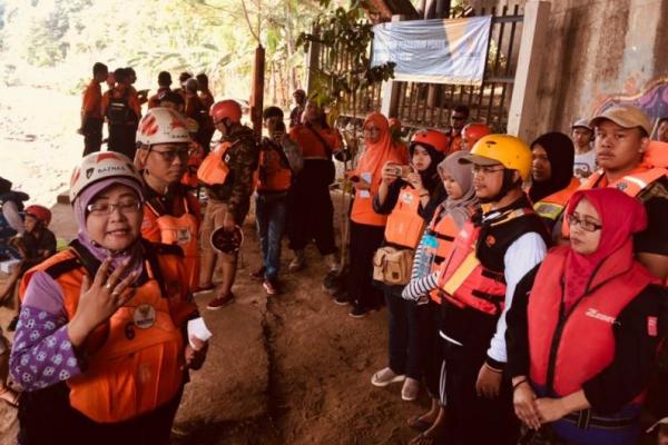 Badan Amil Zakat Nasional (Baznas) mengajak masyarakat untuk peduli dengan Sungai Ciliwung sebagai salah satu upaya pencegahan bencana banjir yang kerap melanda Jakarta dan sekitarnya.
 