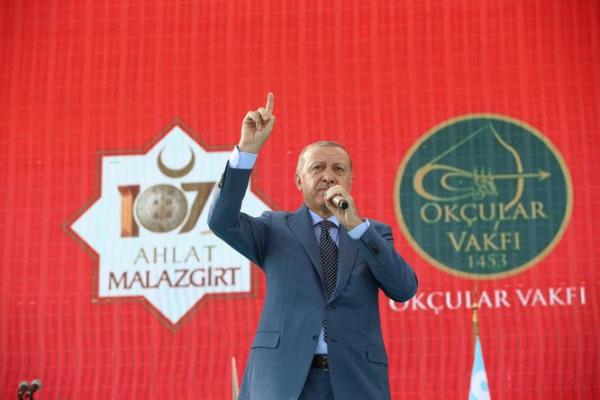 Presiden Turki, Recep Tayyip Erdogan menyatakan, Ankara akan terus mengejar semua kelompok teror yang digunakan sebagai alat untuk menahan tawanan negara tersebut.