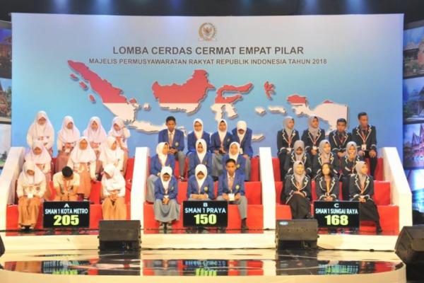 Tiga sekolah akan tampil dalam grand final Lomba Cerdas Cermat (LCC) Empat Pilar MPR tahun 2018. Ketiga sekolah itu adalah SMAN 1 Polewali Sulawesi Barat, SMAN 1 Kota Metro Lampung, dan SMAN 3 Kabupaten Tangerang
