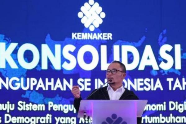 Pesan tersebut disampaikan Menaker Saat memberikan sambutan sekaligus membuka Konsolidasi Dewan Pengupahan Se-Indonesia Tahun 2018 bertema 