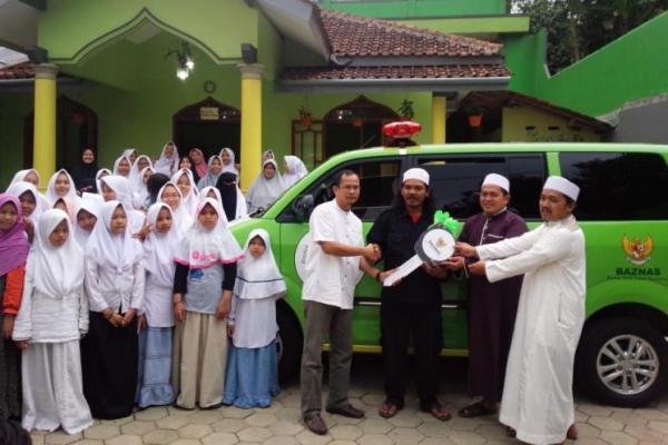Pondok Pesantren Nurul Iman yang berdiri sejak 12 tahun lalu telah mendidik anak usia 12-24 tahun untuk menghafal Al Quran