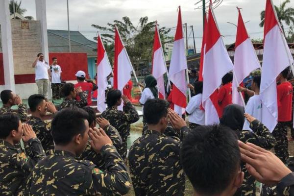 Tim Kirab Satu Negeri yang membawa Bendera Merah Putih berkeliling seluruh wilayah Indonesia serentak bertolak dari lima titik terluar pagi ini. Lima titik pemberangkatan adalah Sabang (Aceh), Nunukan (Kalimantan Utara), Miangas (Sulawesi Utara), Rote (NTT) dan Merauke (Papua)
