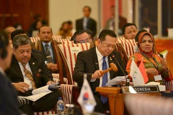 Ketua DPR RI Bambang Soesatyo (Bamsoet) secara resmi membuka pertemuan parlemen MIKTA (Meksiko, Indonesia, Korea Selatan, Turki, Australia), di Istana Tampaksiring, Bali, Minggu (16/8).