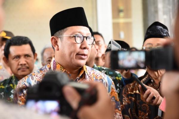 Menag Lukman Hakim Saifuddin mengaku meminta masukan dari Ketua Umum PPP, Romahurmuziy alias Romi terkait proses seleksi Kepala Kantor Wilayah Kementerian Agama (Kakanwil Kemag) Jawa Timur (Jatim) dan Sulawesi Barat (Sulbar).