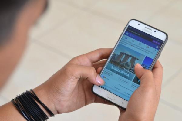 Yayasan Lembaga Konsumen Indonesia (YLKI) menilai pembatasan media sosial telah melanggar hak-hak konsumen dan hak publik.