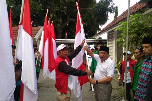 Kirab Satu Negeri yang membawa pesan perdamaian menjaga NKRI ini, diisi dengan kegiatan seperti diskusi dan nongkrong kebangsaan bersama semua elemen di Kota Bima, penanaman pohon mangrove di Kupang, sampai mengunjungi panti muslim dan non-muslim di Sulawesi Utara.