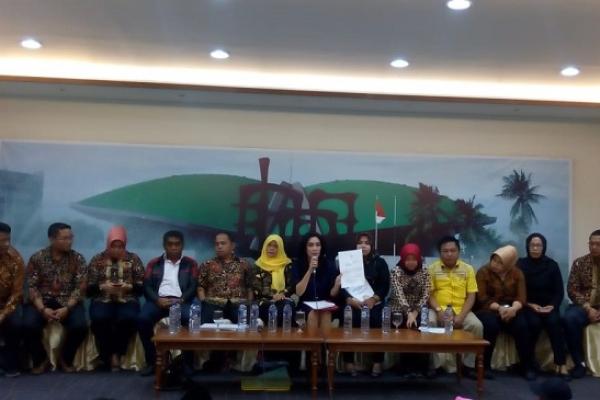 RUU Aparatur Sipil Negara (ASN) terkait molornya Revisi Undang-Undang Nomor 5 Tahun 2014 dinilai cara yang tepat untuk menuntaskan persoalan ratusan ribu honorer Indonesia yang masih belum jelas nasibnya hingga kini.