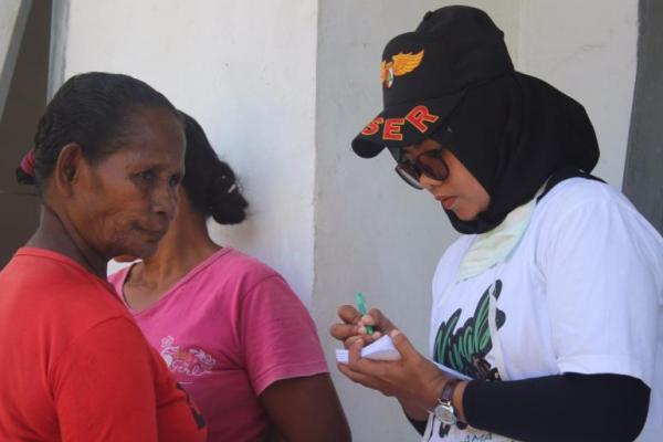 Rombongan Kirab Satu Negeri menggelar pengobatan massal gratis kepada masyarakat di Dusun Rohua, Desa Sepa, Kabupaten Maluku Tengah (Malteng), Maluku