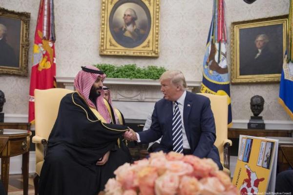 Analis politik mengatakan Raja Salman dari Arab Saudi dan Putra Mahkota Mohammed bin Salman mungkin mengurangi perang di Yaman dan blokade Qatar sebagai bentuk balas budi terhadap AS.