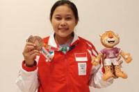 Lifter Remaja Putri Nur Vinatasri Raih Perunggu Olympic Youth Games
