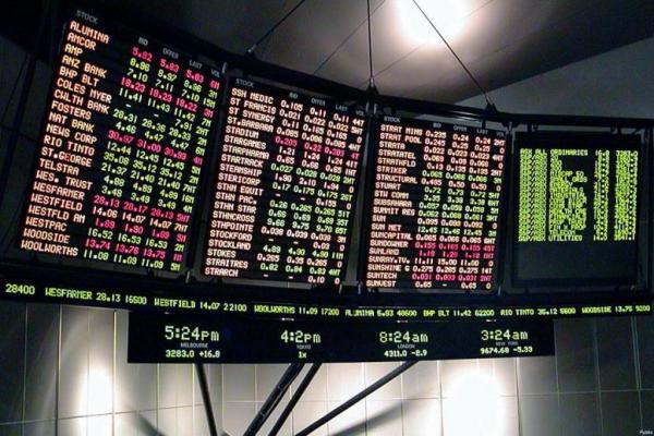 Pasar saham lainnya di Teluk dibuka lebih tinggi pada hari Minggu tetapi mulai jatuh saat Riyadh jatuh, dengan indeks Dubai tenggelam 1,4 persen.