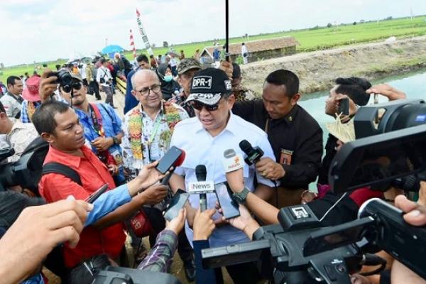 Ketua DPR RI Bambang Soesatyo (Bamsoet) memuji berbagai terobosan yang dilakukan pemerintahan Presiden Jokowi dalam mewujudkan kedaulatan pangan.