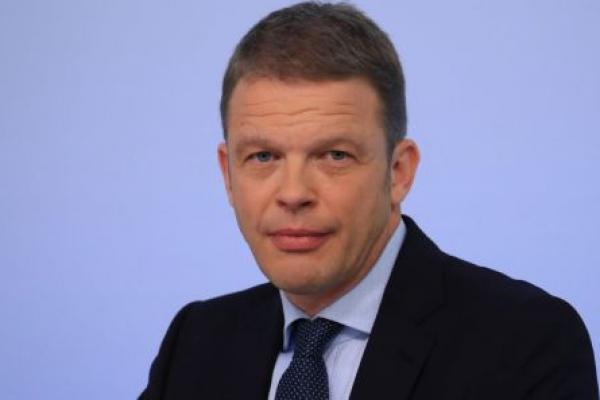 Christian Sewing, kepala eksekutif Deutsche Bank, memutuskan untuk tidak menghadiri konferensi Future Investment Initiative.