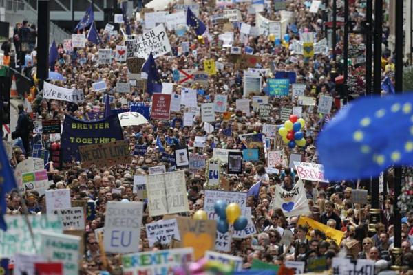 Sekitar 700ribu orang memenuhi jalan-jalan di Kota London desak referendum kedua digelar