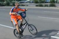Pesepeda California Bersepeda Lintas Negara dengan Satu Roda