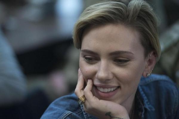 Scarlett Johansson dilaporkan menolak pendanaan dari Pangeran Mahkota Saudi Mohammad Bin Salman untuk film berikutnya
