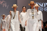 Tren Baru Nikmati Fashion Show Melalui Aplikasi
