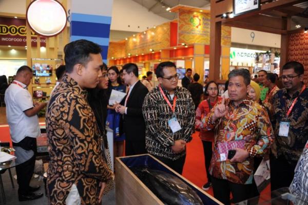 TEI, sambung Rifky, merupakan pameran produk ekspor Indonesia bertaraf Internasional dengan fokus B to B yang diselenggarakan setiap tahun oleh Kementerian Perdagangan. Sementara untuk tahun ini melibatkan KKP dan Kementrian Luar Negeri (Kemenlu).
