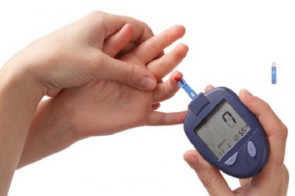 Diabetes merupakan penyakit menahun yang ditandai oleh gula darah atau gula darah normal. 