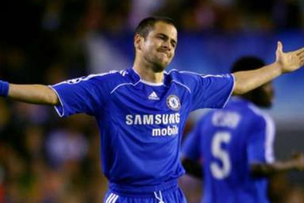 Mantan pemain bintang Chelsea dan tim nasional Inggris Joe Cole telah mengumumkan pensiun pada usia 37 tahun, Selasa (13/11).