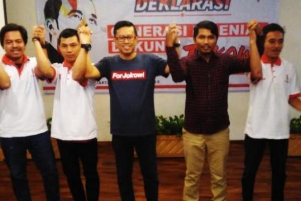 Sebanyak 100 pemuda dari lima wilayah di Jakarta mendeklarasikan diri sebagai Rekan Jokowi DKI Jakarta. Mereka menargetkan 2 juta suara pada Pilpres 2019.