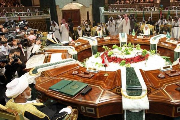 Kuwait telah melakukan mediasi antara Qatar dan blok pimpinan Saudi, yang memberlakukan blokade darat, laut dan udara di Qatar tahun lalu.