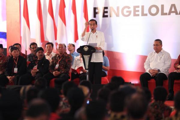 Presiden Republik Indonesia Joko Widodo (Jokowi) menegaskan tahun depan pembangunan desa melalui dana desa difokuskan pada pemberdayaan ekonomi dan inovasi desa
