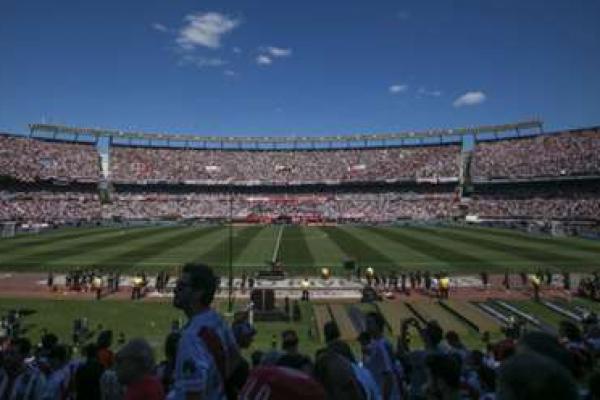 Aejandro Dominuguez mengatakan leg terakhir leg kedua final Copa Libertadores yang dijadwalkan ulang antara River Plate dan Boca Juniors telah ditunda.
