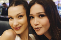 Swafoto Bella Hadid dan Maia Estianty, Netizen: "Lebih Cantik Bunda"