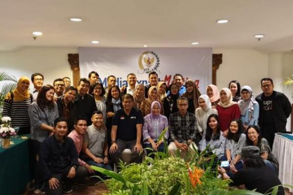 Kegiatan yang digelar di Benoa, Bali, itu diselenggarakan untuk mengevaluasi kinerja publikasi dan diseminasi informas yang telah dilakukan oleh Biro Humas Setjen MPR selama satu tahun.