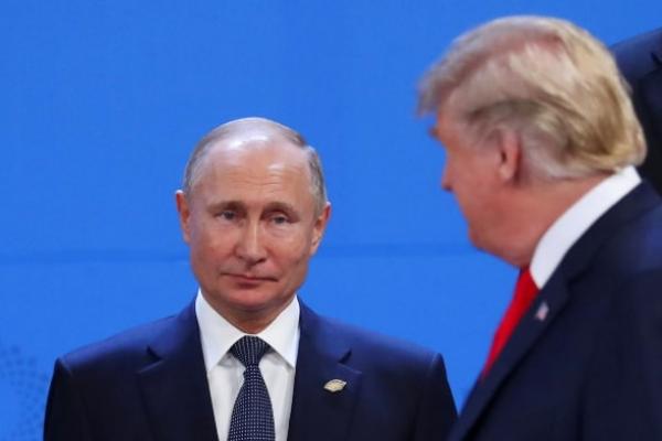 Presiden Amerika Serikat, Donald Trump menyadari manfaat dari hubungan baik dengan Rusia, tetapi pasukan tertentu di AS tidak sependapat dengan hal tersebut 