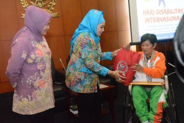 Dalam rangka menyambut Hari Disabilitas Internasional yang jatuh setiap tanggal 3 Desember, MPR RI menerima kunjungan 5 atlet disabilitas peserta kejuaraan Pekan Paralympic Games daerah