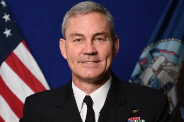 Wakil Adm Angkatan Laut Amerika Serikat, Scott Stearney ditemukan tewas di kediamannya di Bahrain, Minggu (02/11). Penyidik belum memastikn penyebab kematian Scott yang misterius tersebut.