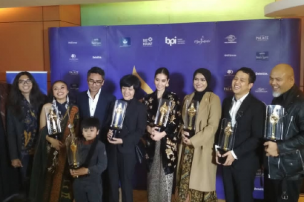 Sudah melanglang di berbagai festival film Internasional film Marlina Si Pembunuh Dalam Empat Babak akhirnya raih kemenangan di negeri sendiri.