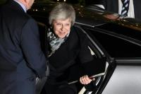 Theresa May Selamat dari Jebakan Voting