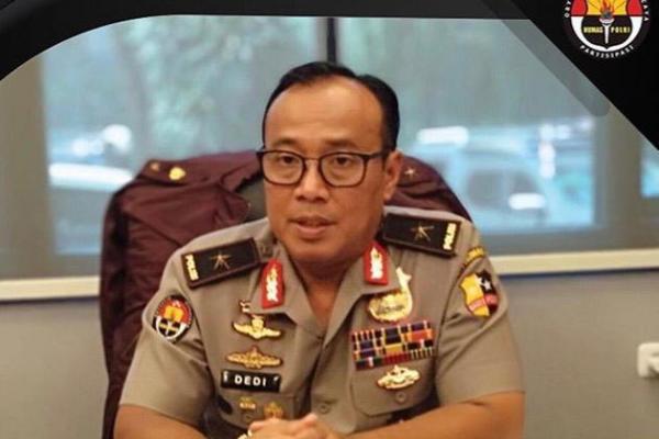 Anggota Komisi Disiplin PSSI ditangkap Polisi saat hendak pulang ke Yogyakarta. Statusnya telah menjadi tersangka dalam kasus mafia bola.