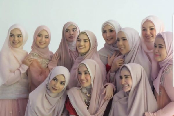 Para pecinta mode khususnya fashion muslim di Indonesia mulai mencari tren untuk 2019, seperti apakah?