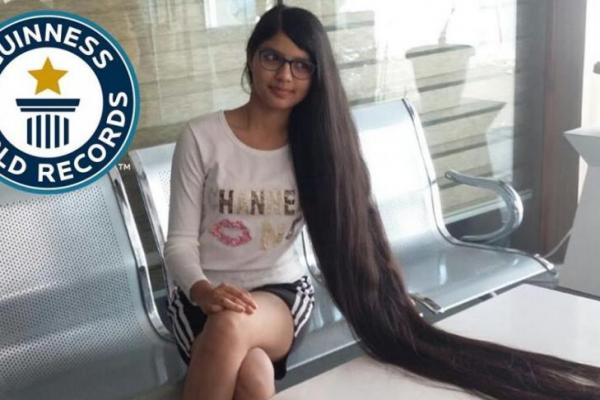 Nilanshi Patel, dari Gujarat, India, dianugerahi Guinness World Record untuk rambut terpanjang pada seorang remaja setelah rambut cokelatnya memiliki ukuran panjang 5 kaki, 7 inci.