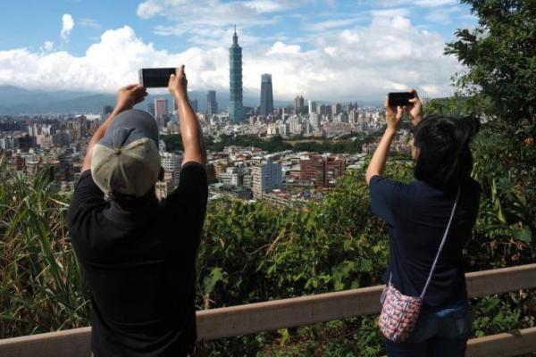 Otoritas Taiwan percaya 152 turis Vietnam yang hilang dari kelompok wisata mereka akhir pekan lalu mungkin terlibat dalam perdagangan manusia.