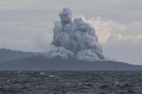 Gunung Anak Krakatau Menyusut Usai Meletus